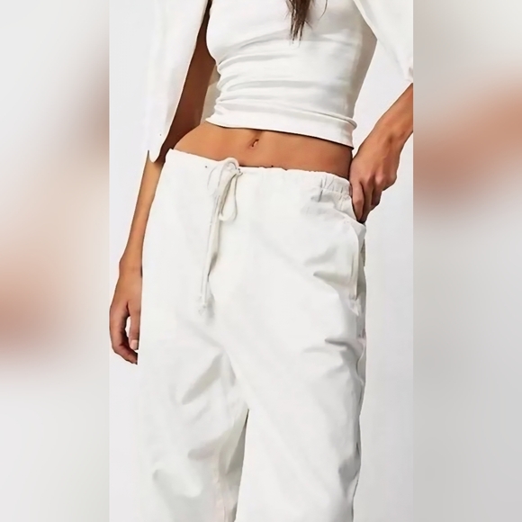 Free People Pants - NWOT Free People New Light Parachute Pants Ivory (See Minor Spot Last Image)